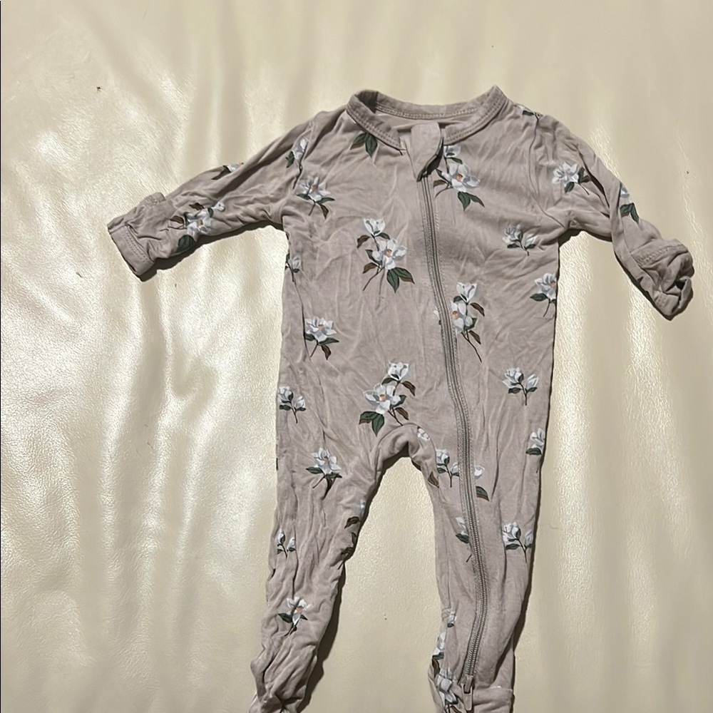 Kyte Baby Magnolia One piece Footed Zippered One Piece